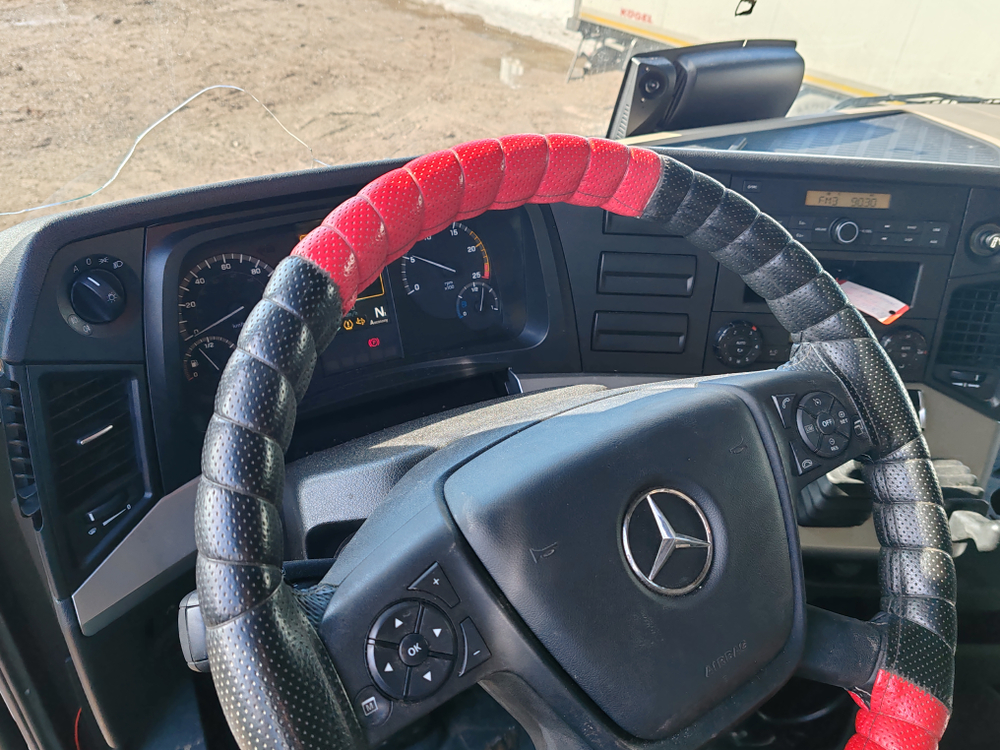 Mercedes-Benz ACTROS 4x2 Седельный тягач 1853 (Дизельный, 12,8 л, 531 л.с., АТ)