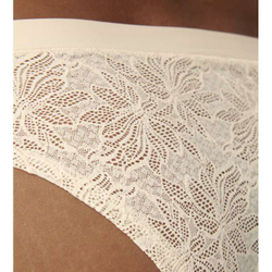 Трусы Triumph Smart Lace Brazilian