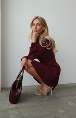 Платье силуэта песочные часы с пуговицами