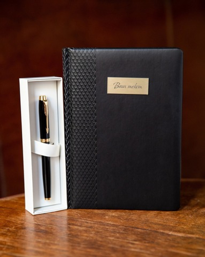 Подарочный набор с гравировкой: Ежедневник и Ручка-роллер Parker IM Metal Black GT