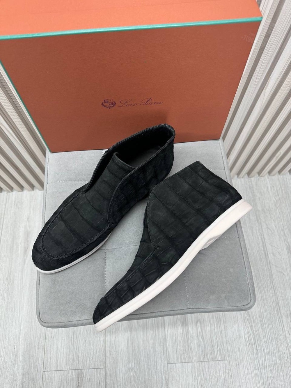 Ботинки Loro Piana Open Walk из нубукового крокодила