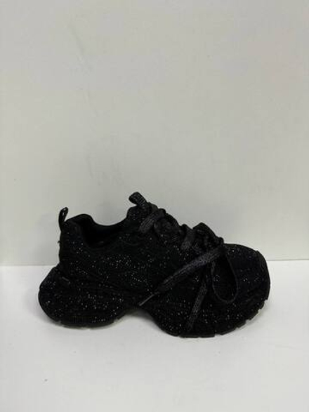 Кроссовки