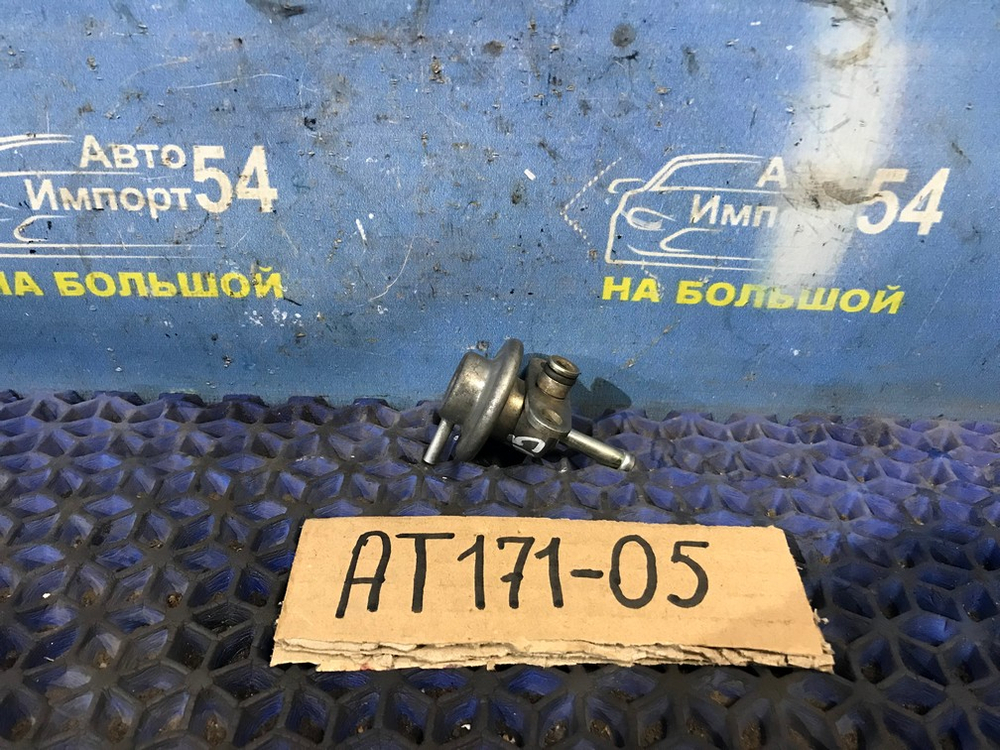 Регулятор давления топлива TOYOTA CARINA 1990