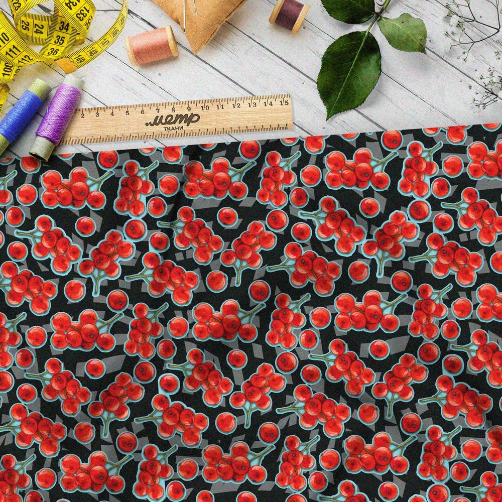 Ткань бифлекс мёрзлая рябина с зелёной каймой