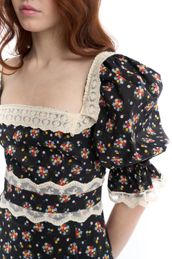 Платье миди с вырезом "каре" черное