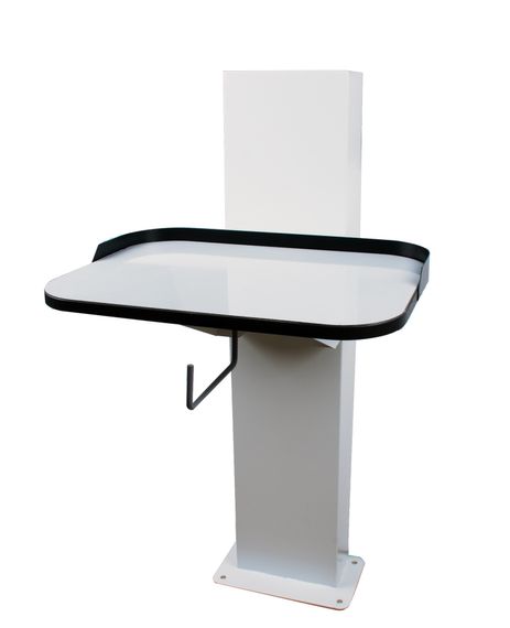 Стойка с полкой для М210