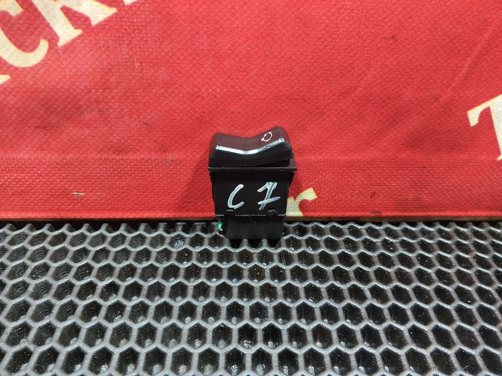 Кнопка переключения диагностики двигателя