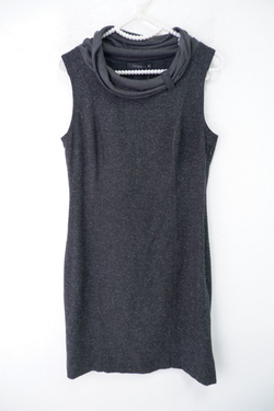 Платье Tatwm без рукавов 42 размер