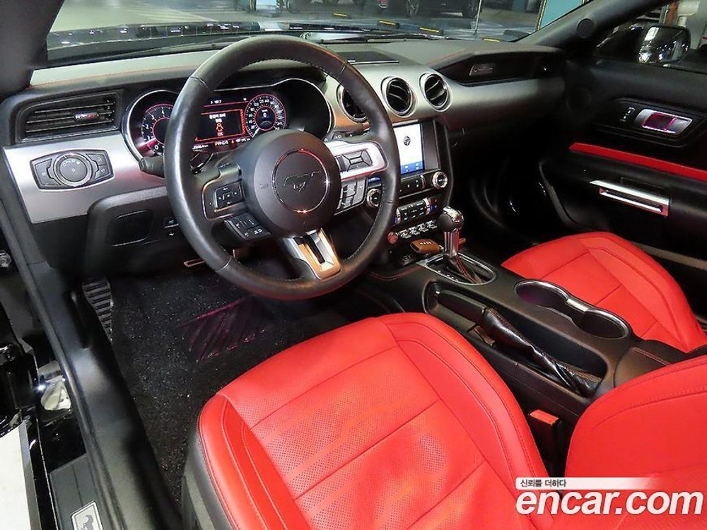 Ford Mustang Convertible (12.2022)
