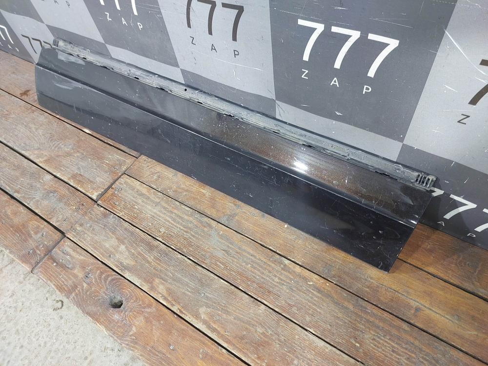 Накладка двери передней правой VW Touareg 3 18-нв Б/У Оригинал 760854940E