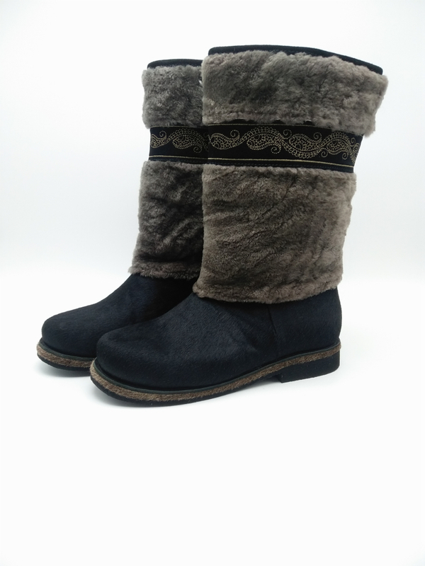 42 Унты женские из мутона и пони