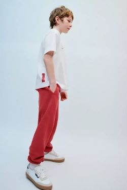 ZARA БРЮКИ-ДЖОГГЕРЫ С НАШИВКОЙ, КРАСНЫЙ