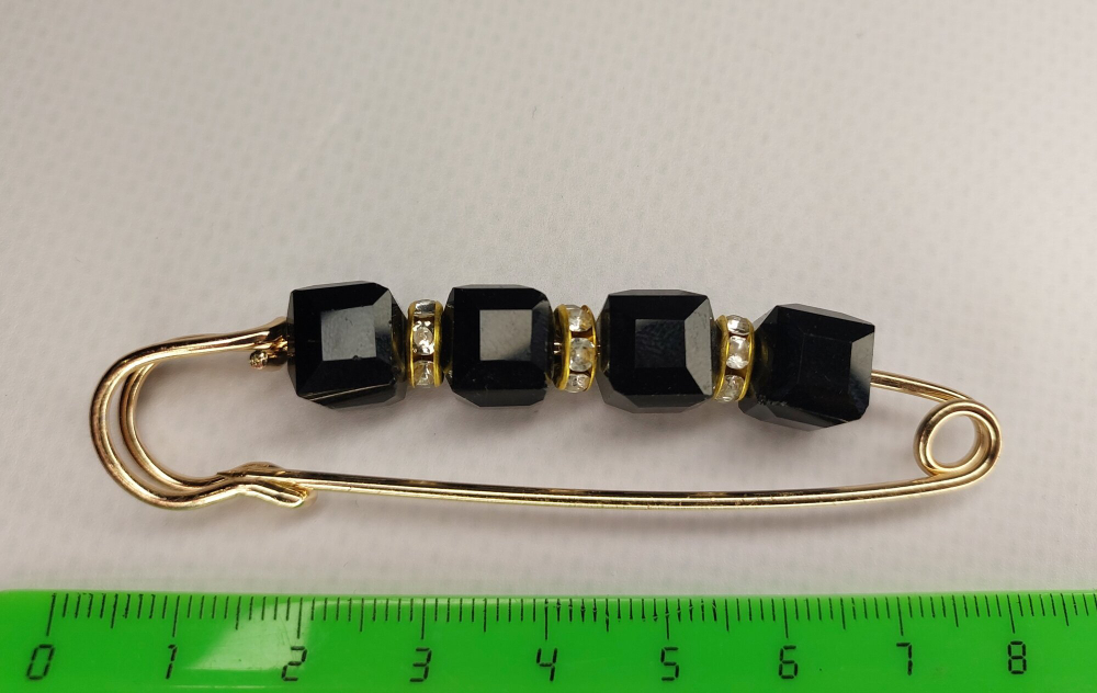 Булавка брошь "Агатовые камешки" для кардигана, пальто, платков, костюмов, шарфа, одежды .Цвет чёрный.