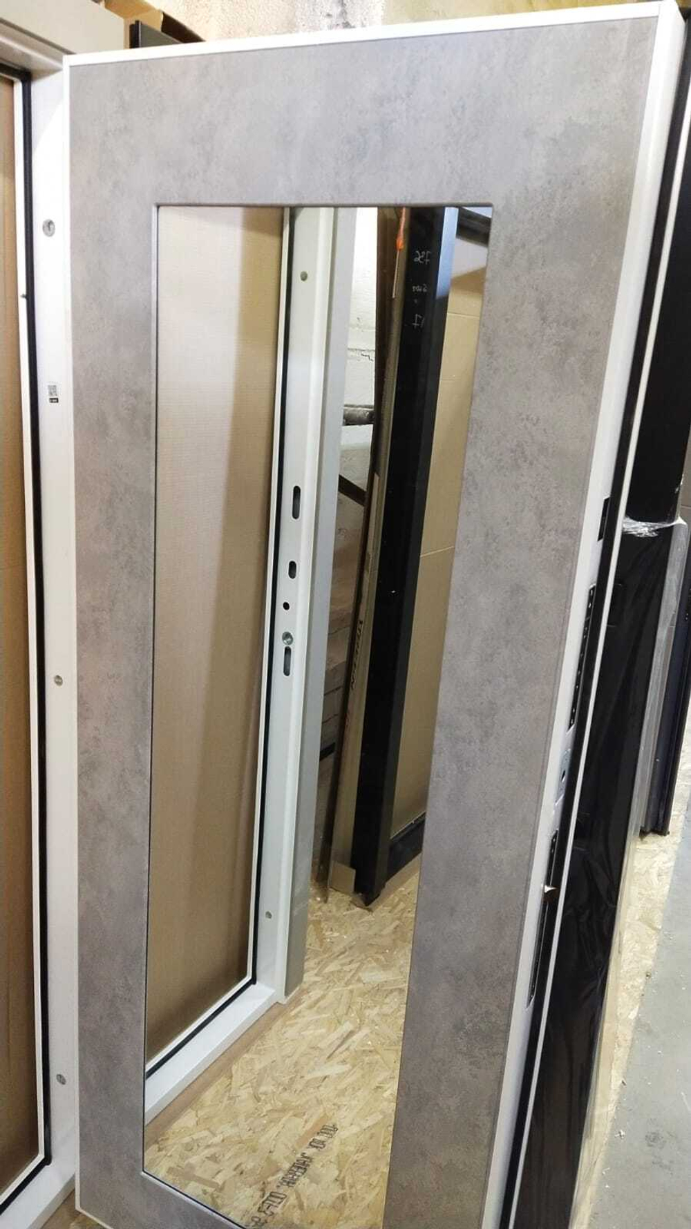 Дверь Входная Лабиринт INFINITY С зеркалом 18 Бетон светлый