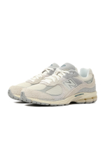 Кроссовки  2 002