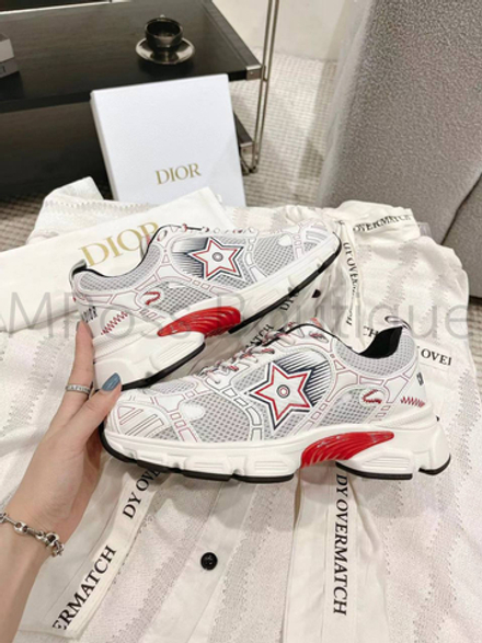 Кроссовки Dior Chrono бело-красные со звездой на подошве