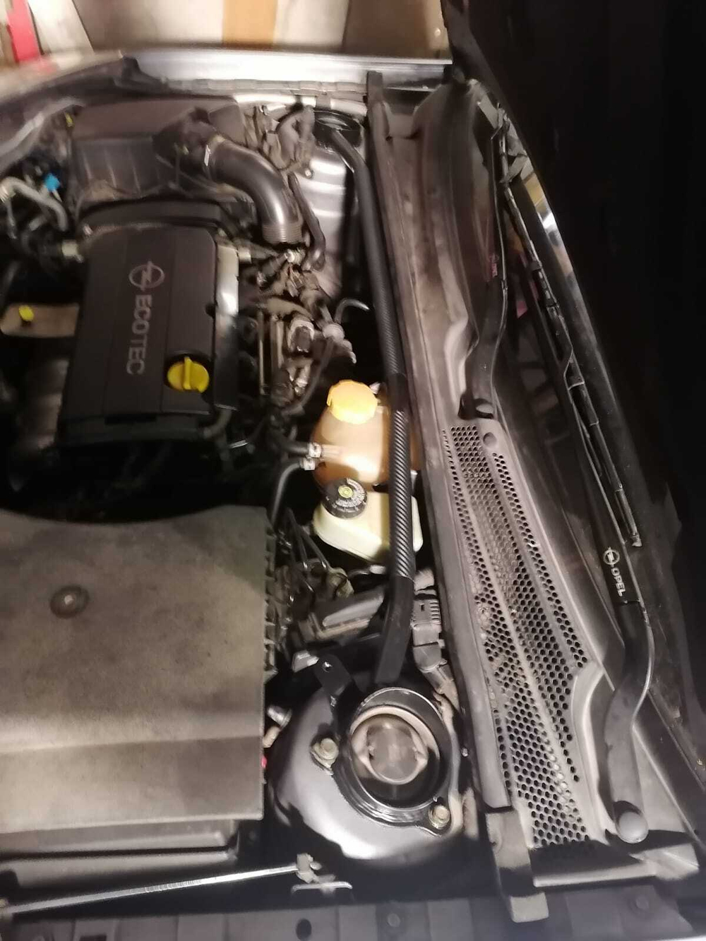 Распорка передних стоек (цельная) Opel Vectra C