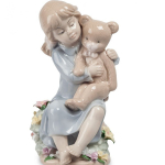 Девочка с мишкой