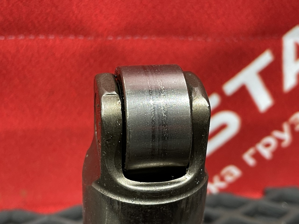 Толкатель впускного клапана