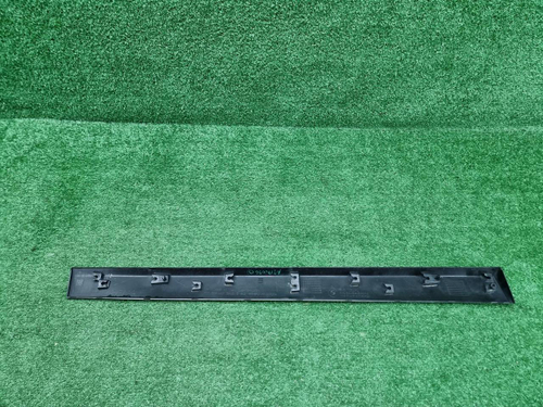 Накладка двери передняя правая BMW X1 F48 (15-22)