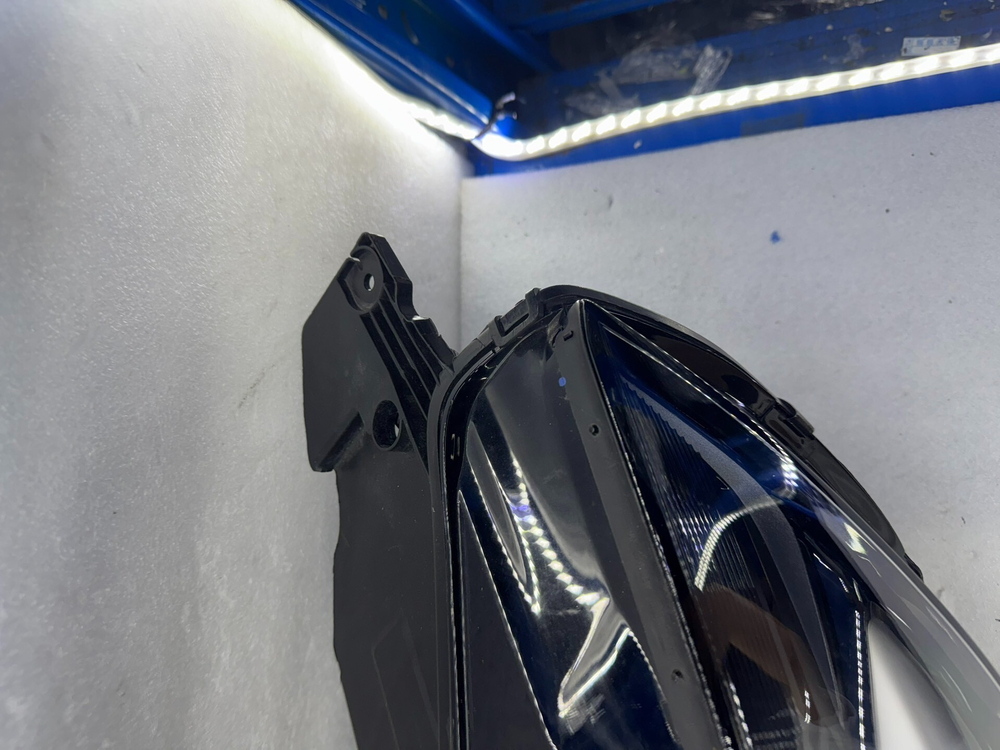 Оригинальная передняя LED фара Buick Envision