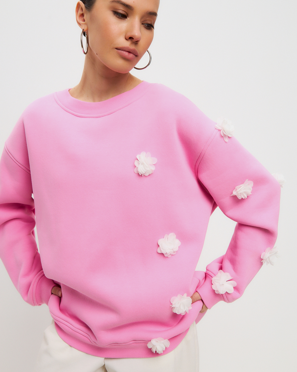 Свитшот oversize с вышивкой цветами