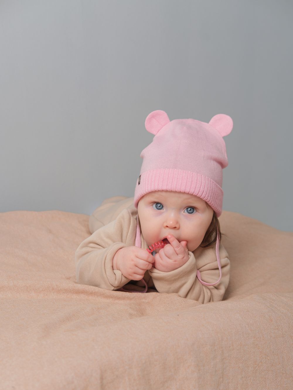 Шапка с ушками для новорожденного