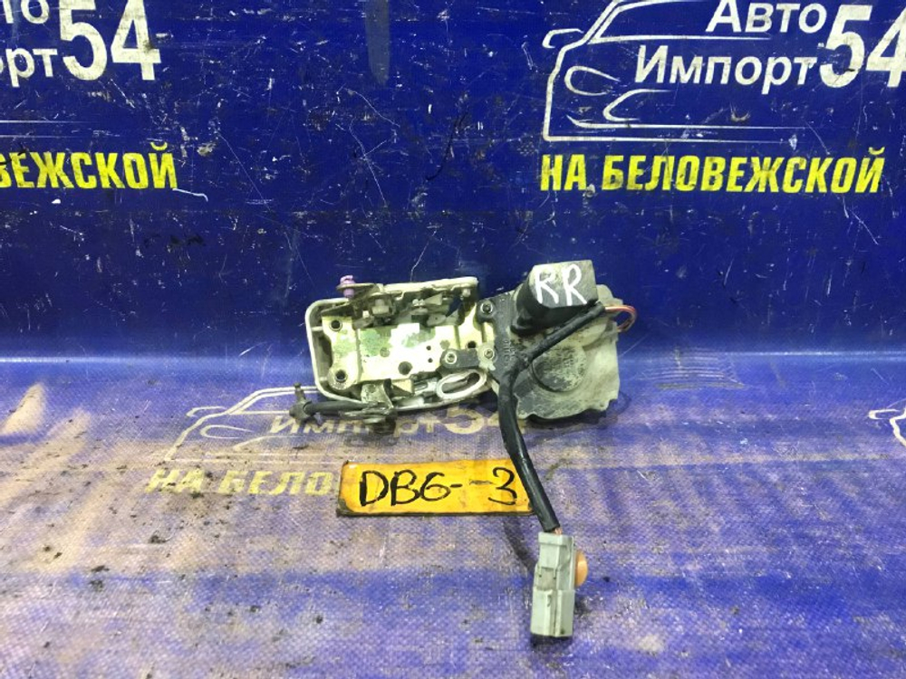 Замок двери задней правой Honda INTEGRA 2000