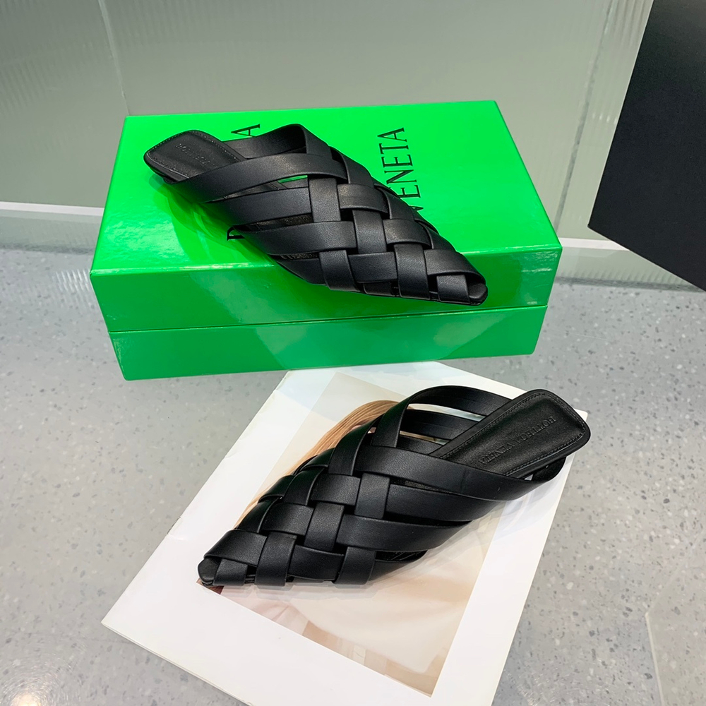 Bottega Veneta Alfie Slipper