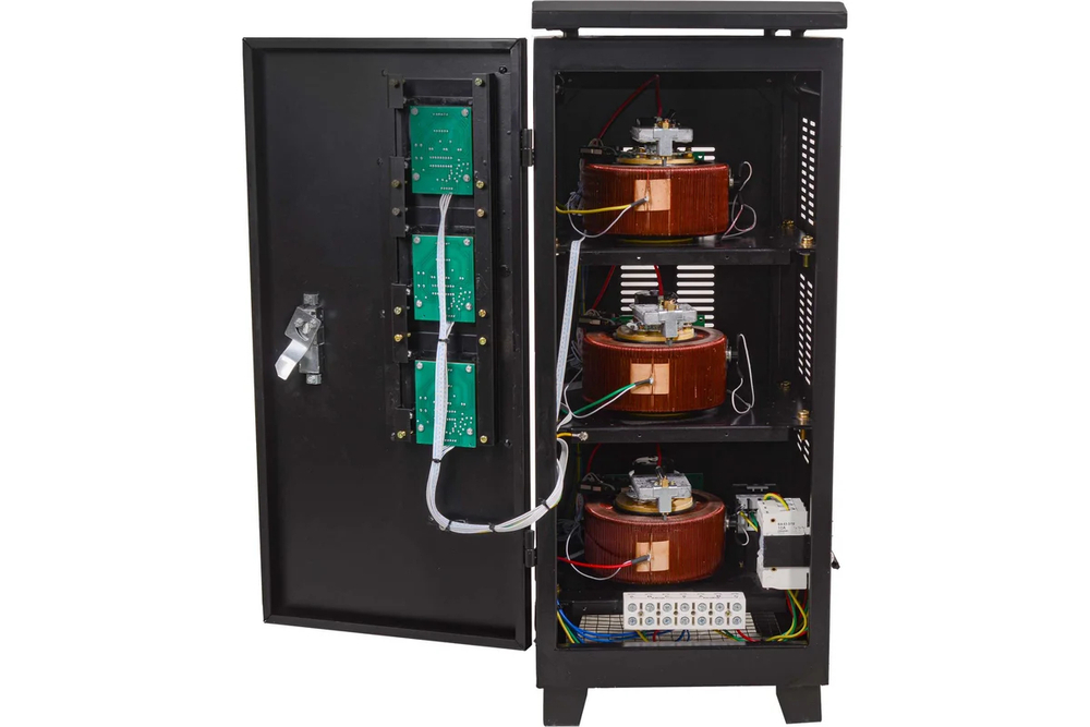 Стабилизатор напряжения РЕСАНТА АСН-6000/3-ЭМ