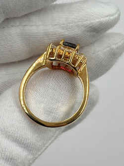 Кольцо с кристаллами