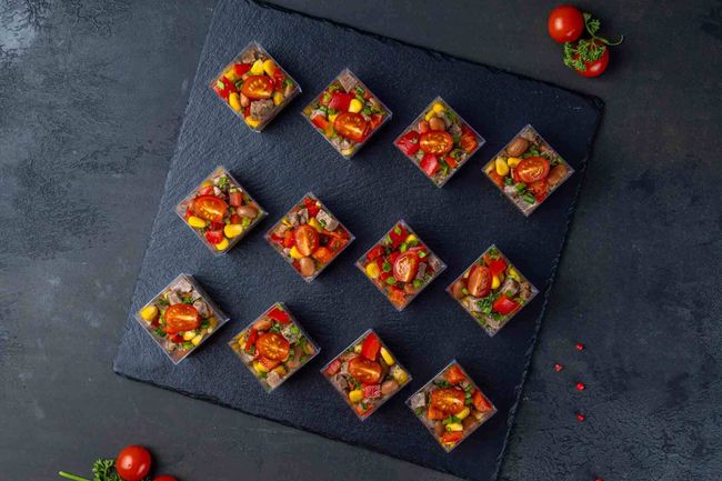 Веррин с отварной говядиной, кукурузой и болгарским перцем, 12 шт.