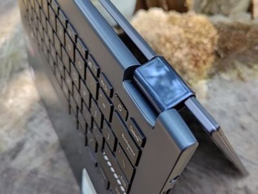 Samsung показала ноутбук с AMOLED-экраном и поддержкой ИИ-систем