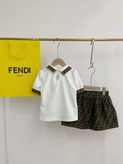 Костюм для девочки Fendi