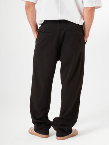 Черные прямые брюки QWE