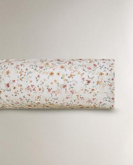 ZARA HOME НАВОЛОЧКА С ЦВЕТОЧНЫМ ПРИНТОМ, ЖЕЛТОВАТО-БЕЛЫЙ