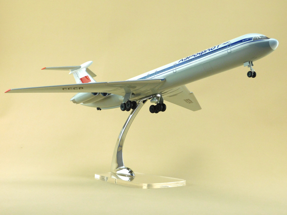 Модель самолета Ил-62М (М1:100, Аэрофлот СССР-86534, с шасси)