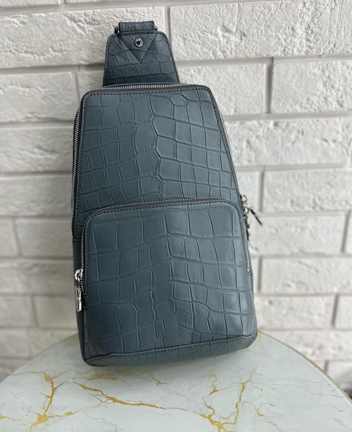 Сумка-слинг Louis Vuitton Avenue из кожи крокодила