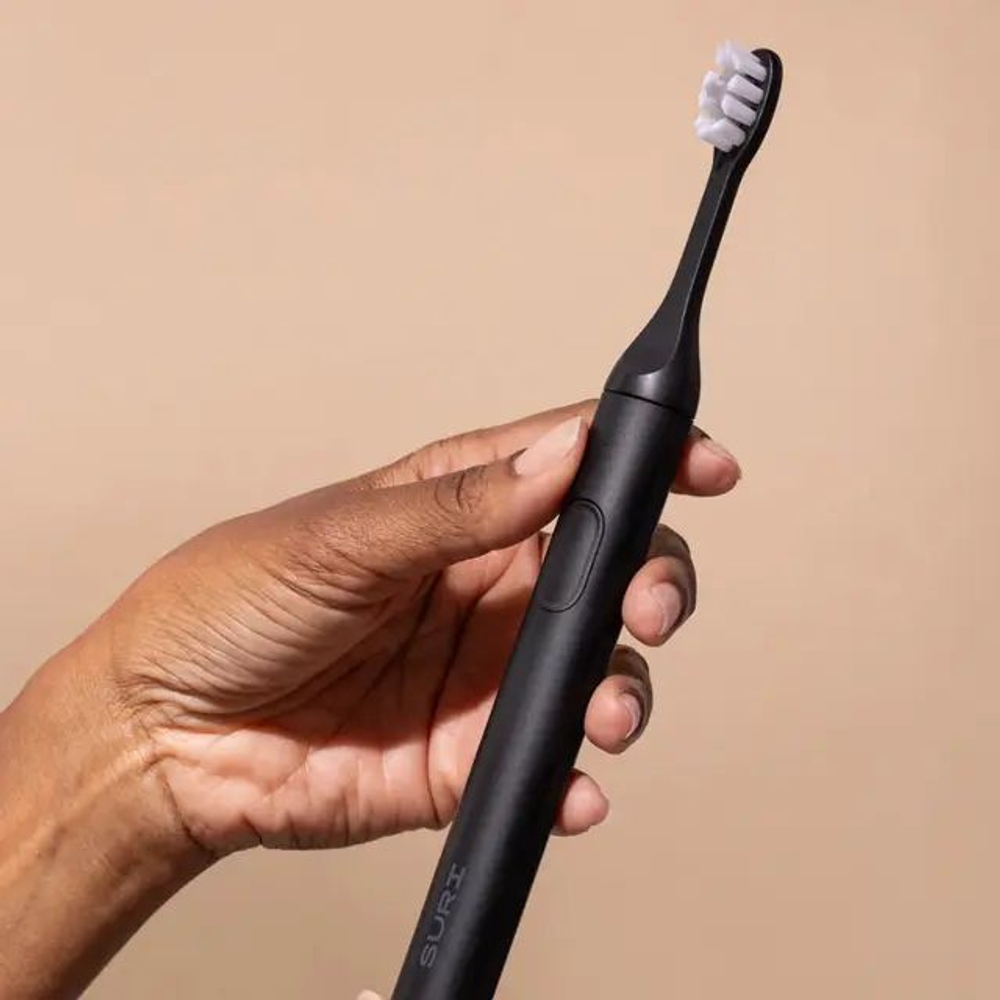 SURI Электрическая зубная щетка Electric Toothbrush with UV Light Cleaning and Charging Case - Midnight Black