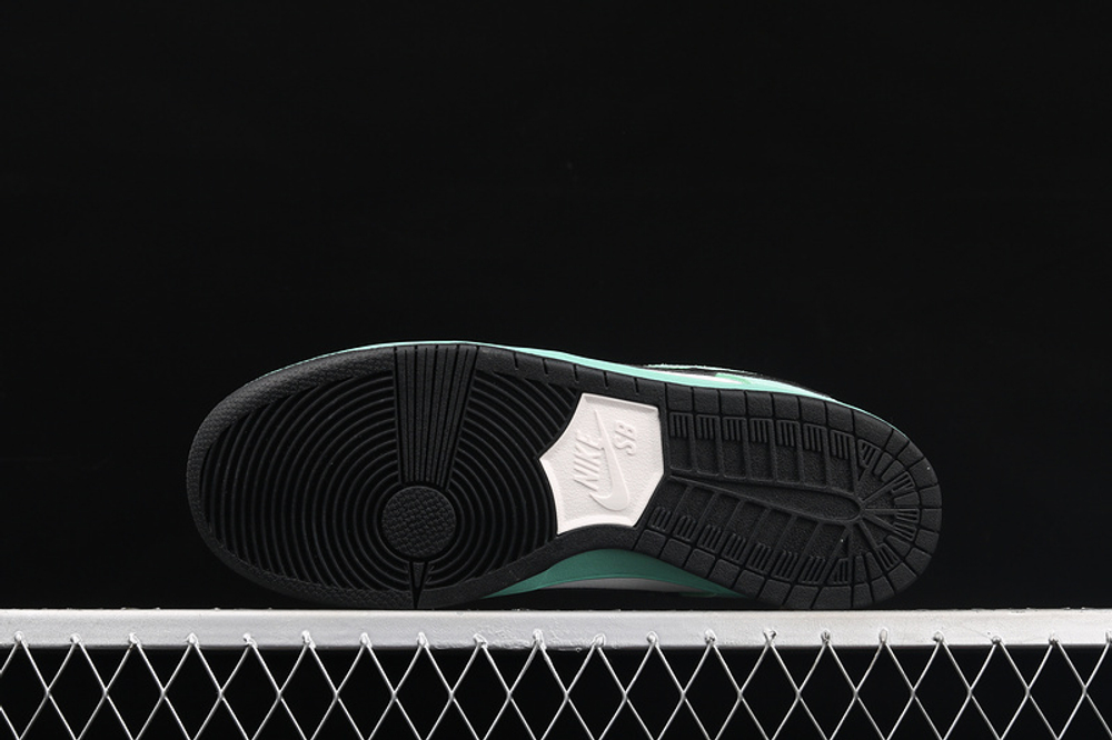 Nike SB Dunk Low Sea Crystal