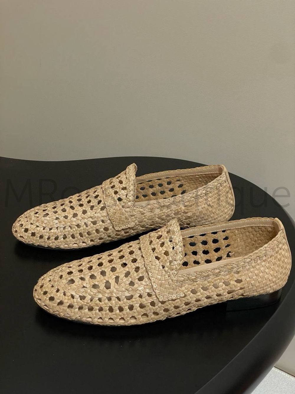Женские лоферы Loro Piana бежевого цвета плетёные