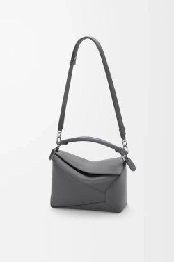 Loewe Маленькая сумка Puzzle Edge из классической телячьей кожи, темно-серый