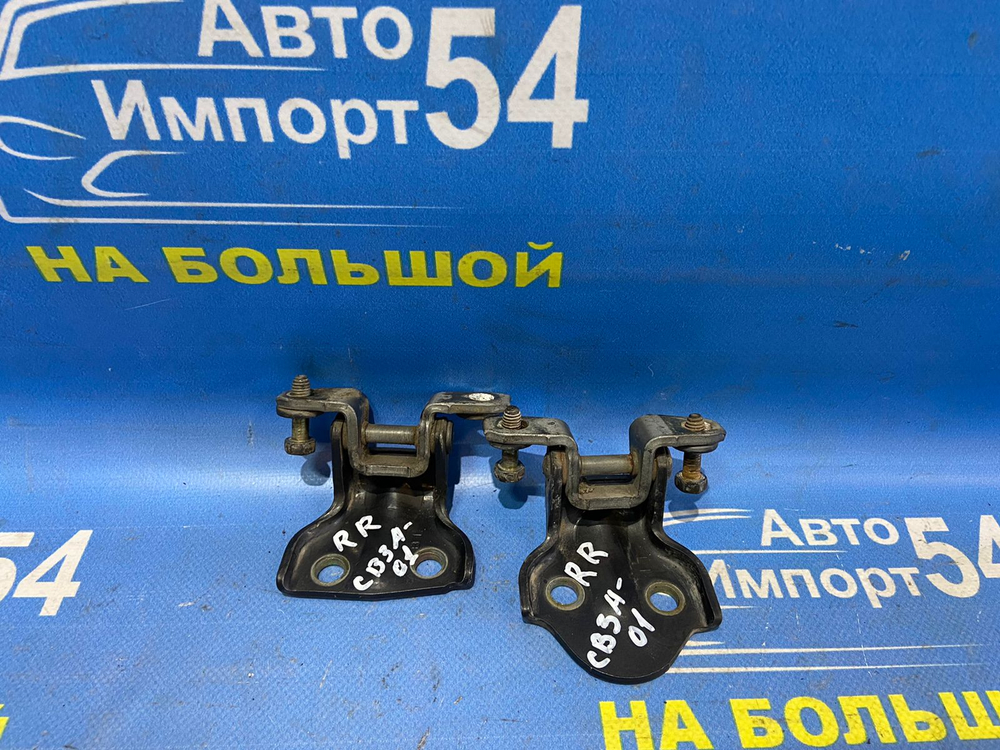 Петля двери задней правой MITSUBISHI LANCER 1995