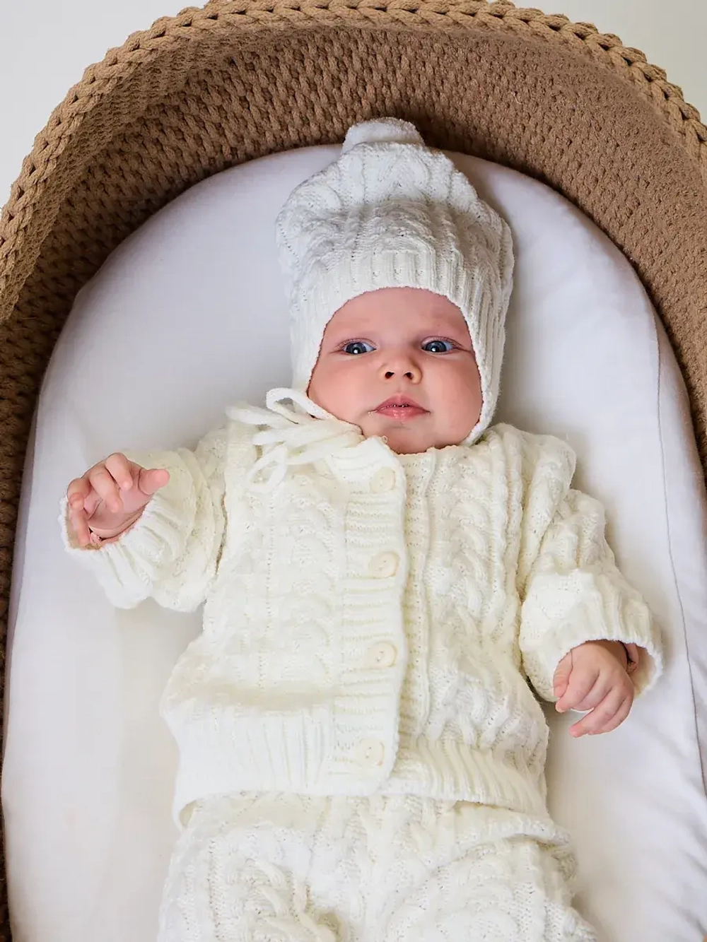 вязаный костюм для новорожденных