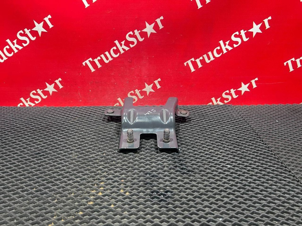 Кронштейн патрубка ретардера