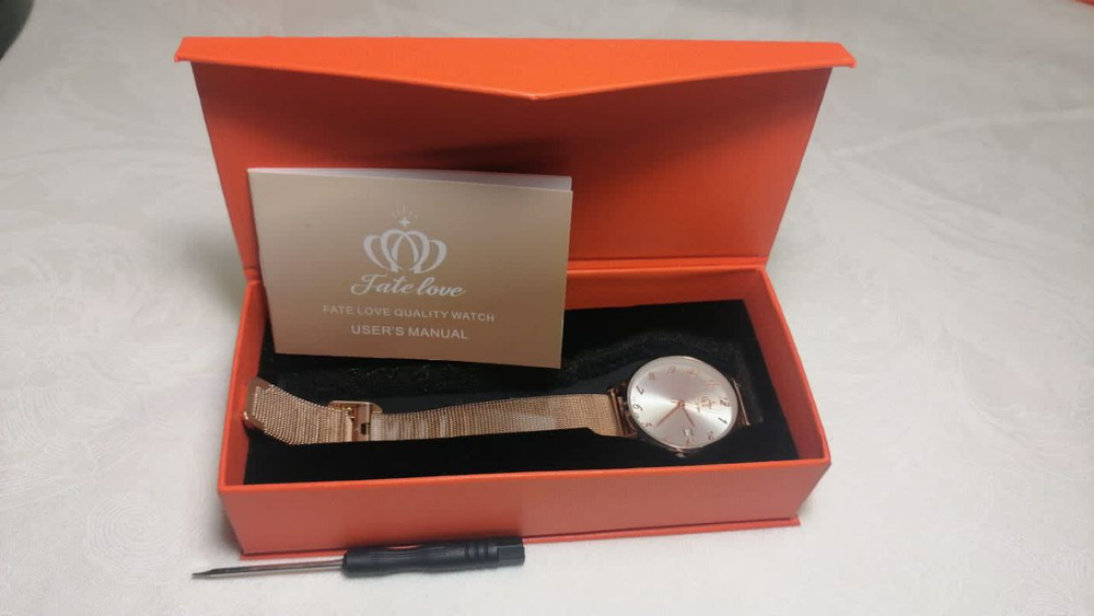 Часы наручные женские кварцевые