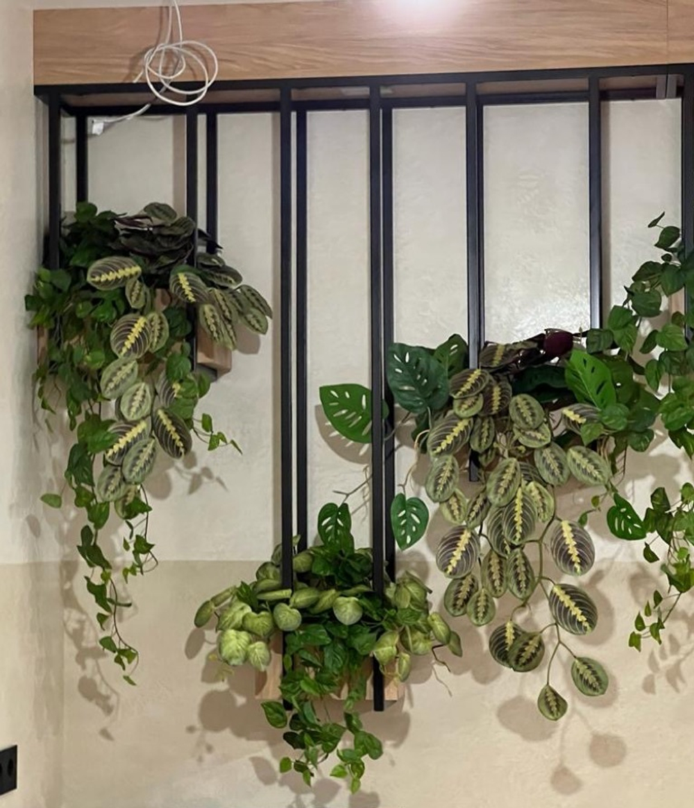 10.23. Озеленение искусственной зеленью интерьера кофейни в г. Ростов.