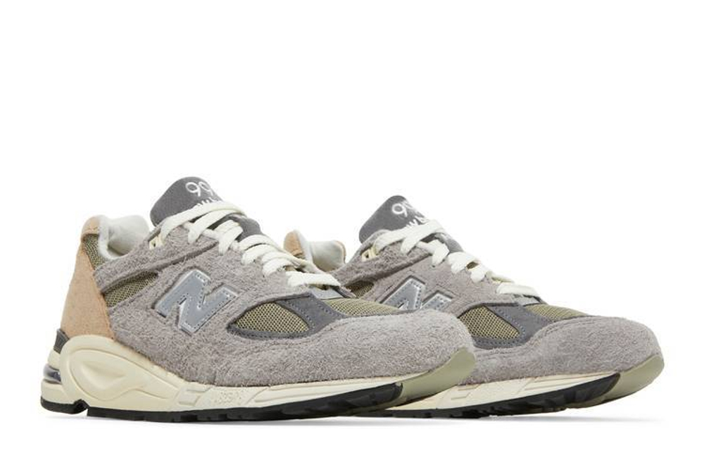 Кроссовки New Balance Teddy Madenb 990 V2