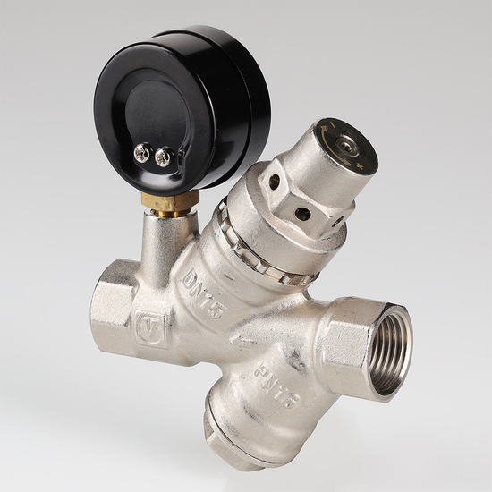 Редуктор давления Valtec 1/2", 2–5 бара, до +130 °C с фильтром и манометром (VT.082.N.04)