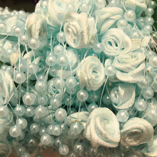 Бусы на леске с розочкой (Голубой)